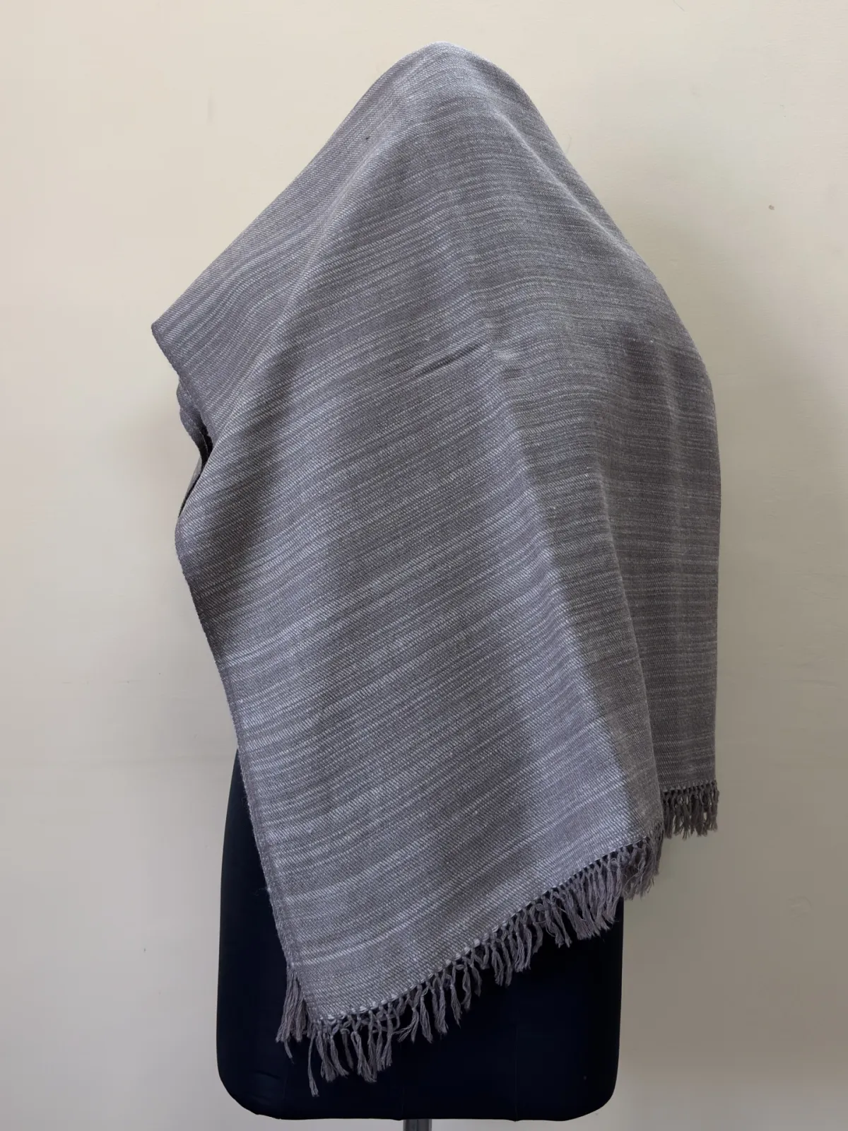 Gents Shawl (Loi) Handspun - Gray